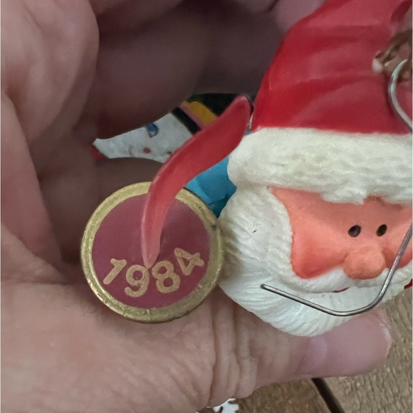 Vintage 1984 Hallmark Christmas Ornament.  Olympics marathon torch Santa. - Picture 5 of 8